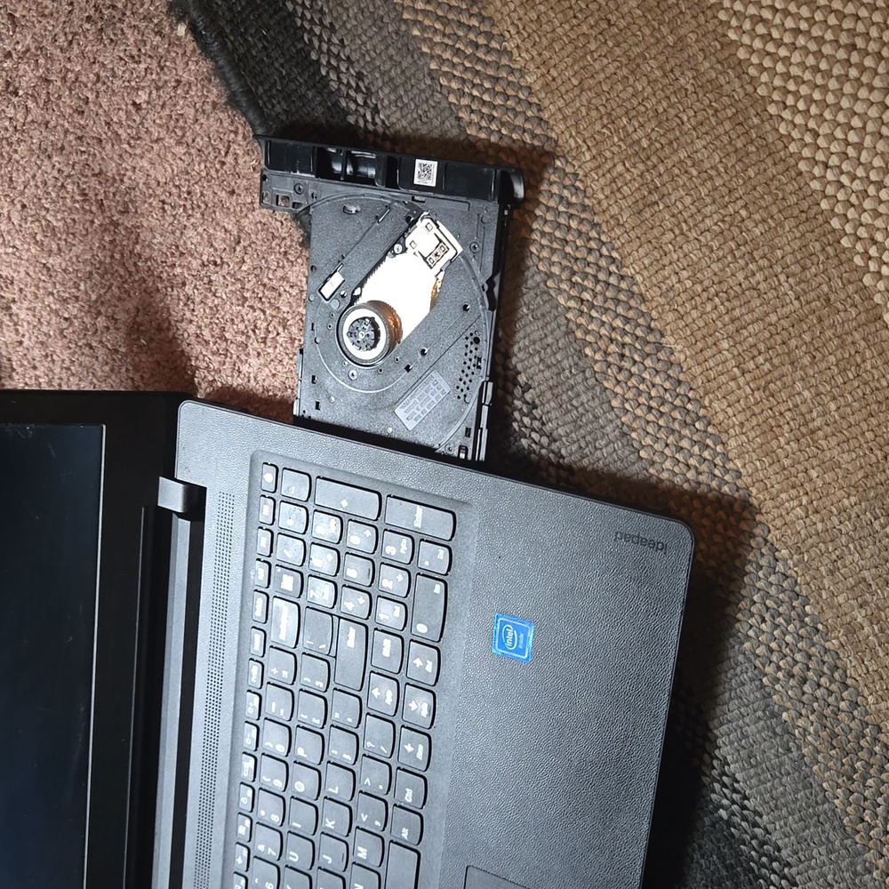 Laptop Computer - Picture 3 of 3